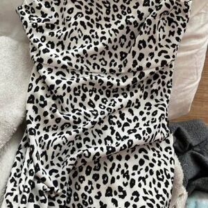 Chic Leopard Print Dress